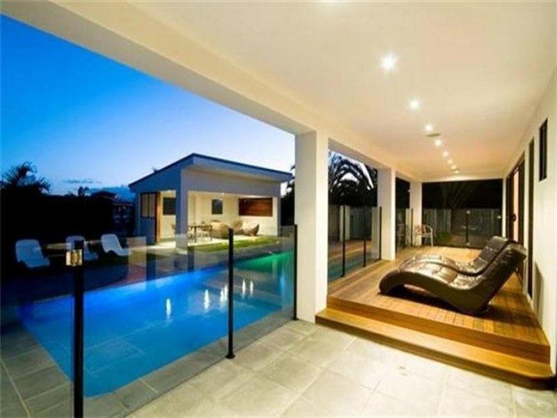 7 Rudd Street, Broadbeach Waters QLD 4218