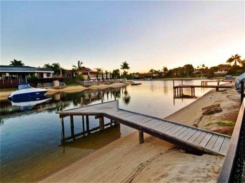 7 Rudd Street, Broadbeach Waters QLD 4218