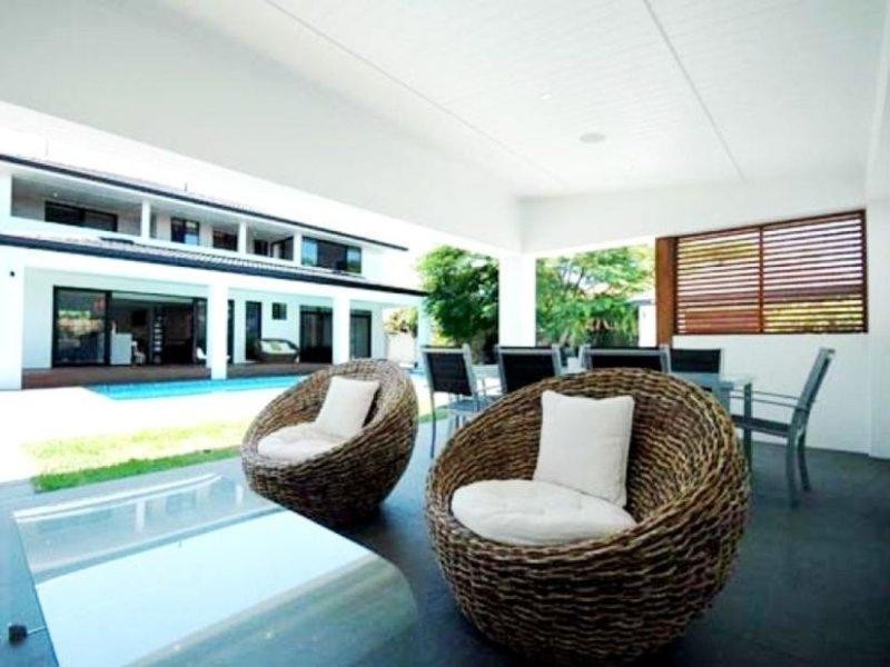 7 Rudd Street, Broadbeach Waters QLD 4218