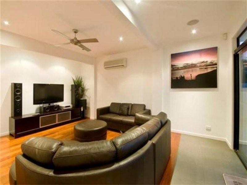 7 Rudd Street, Broadbeach Waters QLD 4218