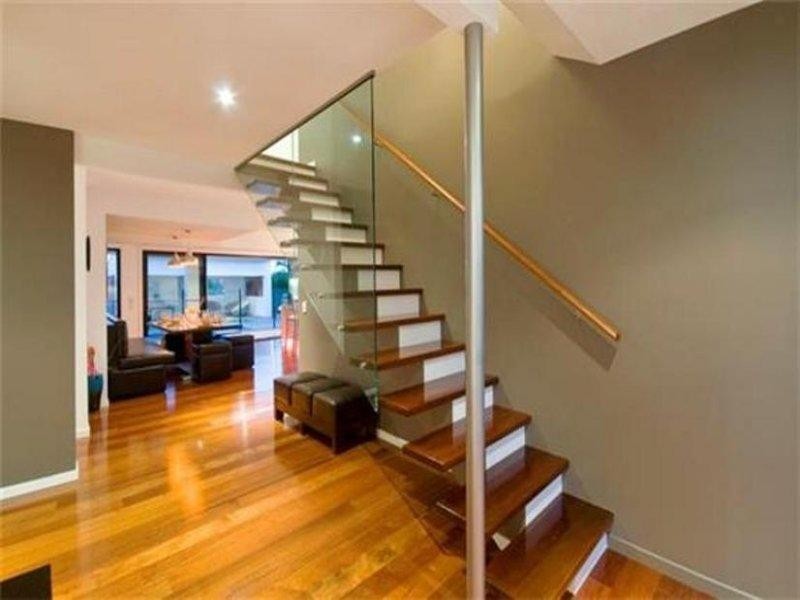 7 Rudd Street, Broadbeach Waters QLD 4218