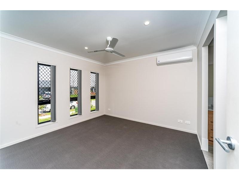 41 Flame Tree Circuit, Arundel QLD 4214