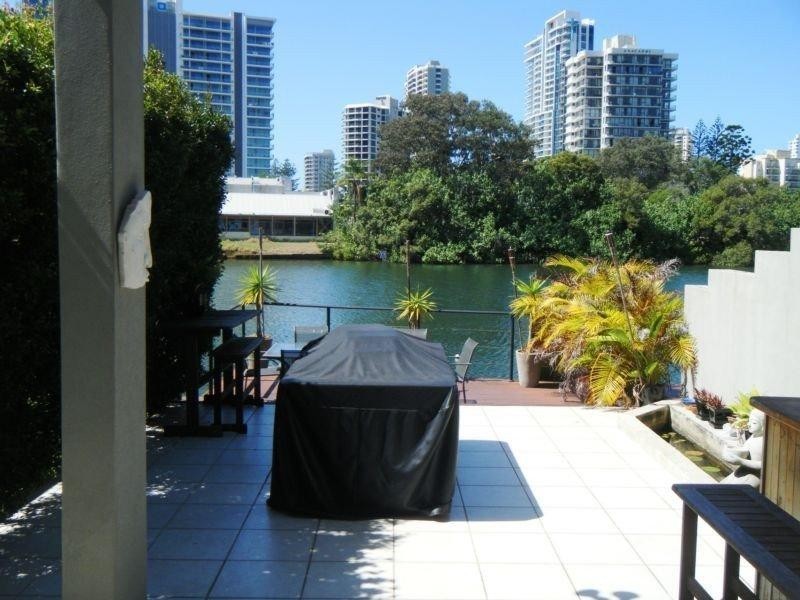 45 Paradise Island, Surfers Paradise QLD 4217