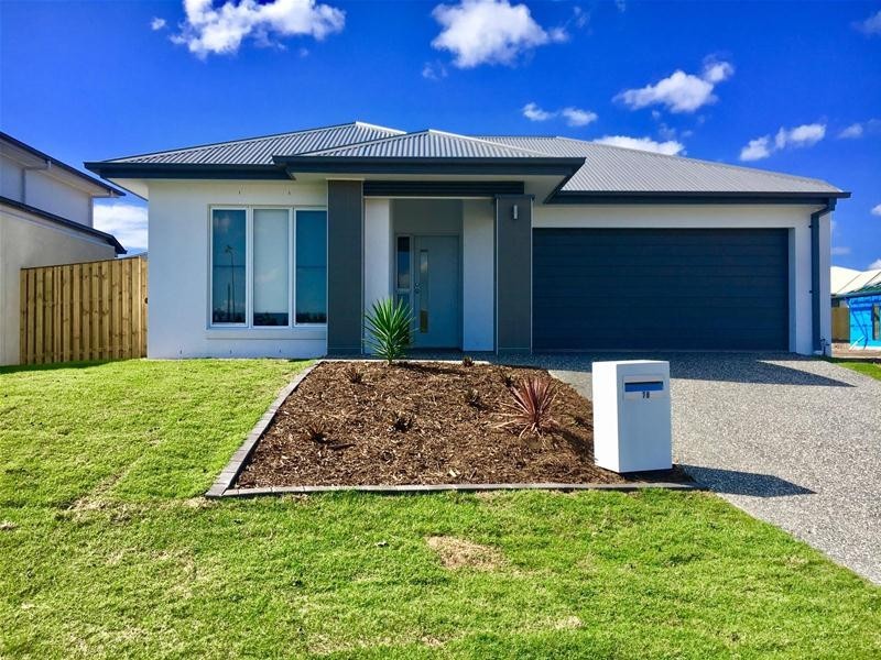 78 Flame Tree Circuit, Arundel QLD 4214