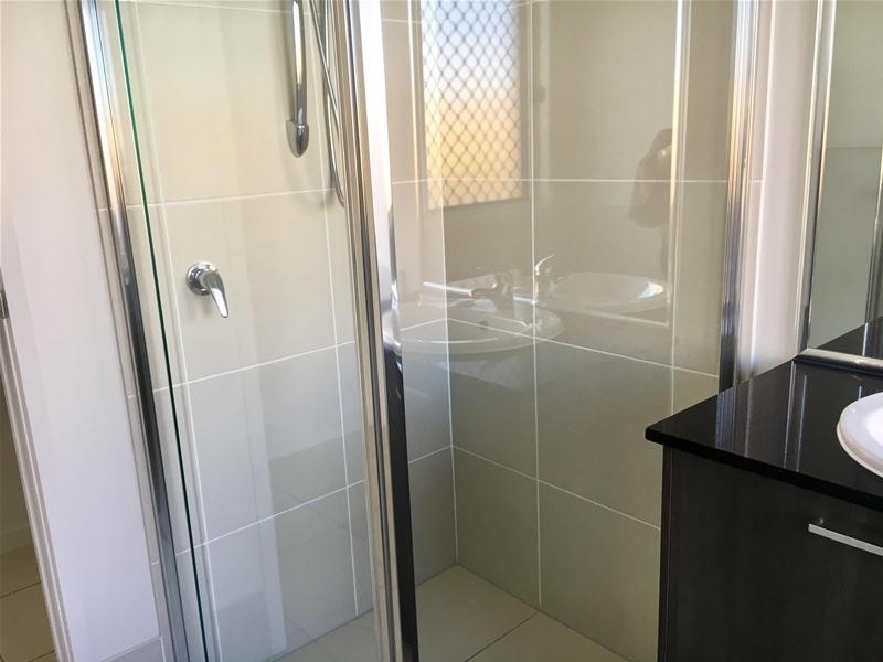 78 Flame Tree Circuit, Arundel QLD 4214