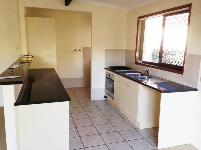 49 Victor Avenue, Paradise Point QLD 4216