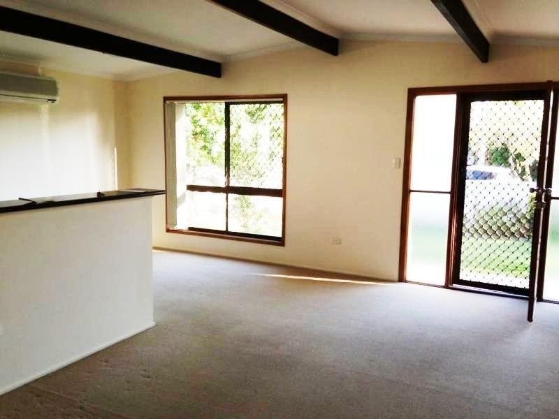 49 Victor Avenue, Paradise Point QLD 4216