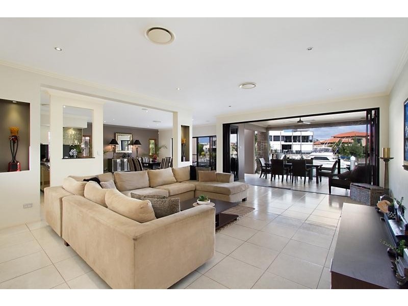 43 The Sovereign Mile, Sovereign Islands QLD 4216