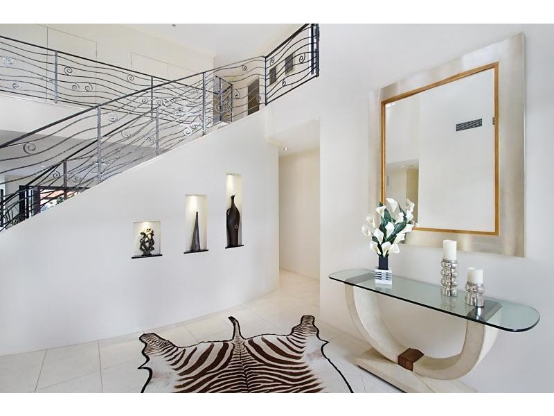 43 The Sovereign Mile, Sovereign Islands QLD 4216