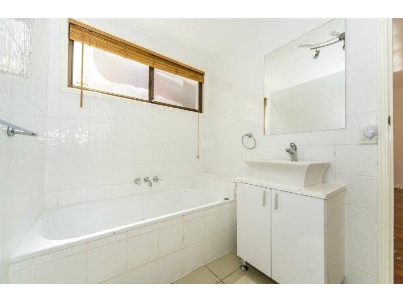 6 Tarni Street, Coombabah QLD 4216