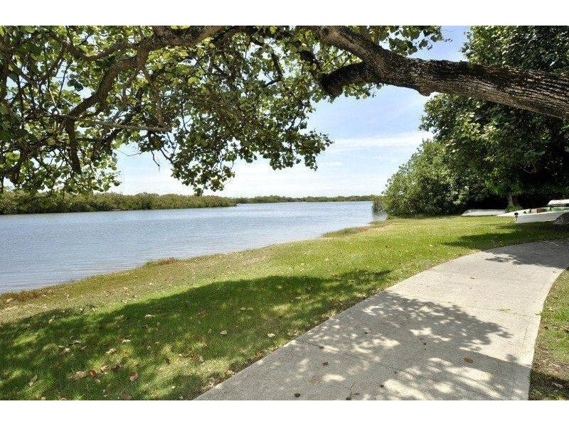 6 Tarni Street, Coombabah QLD 4216