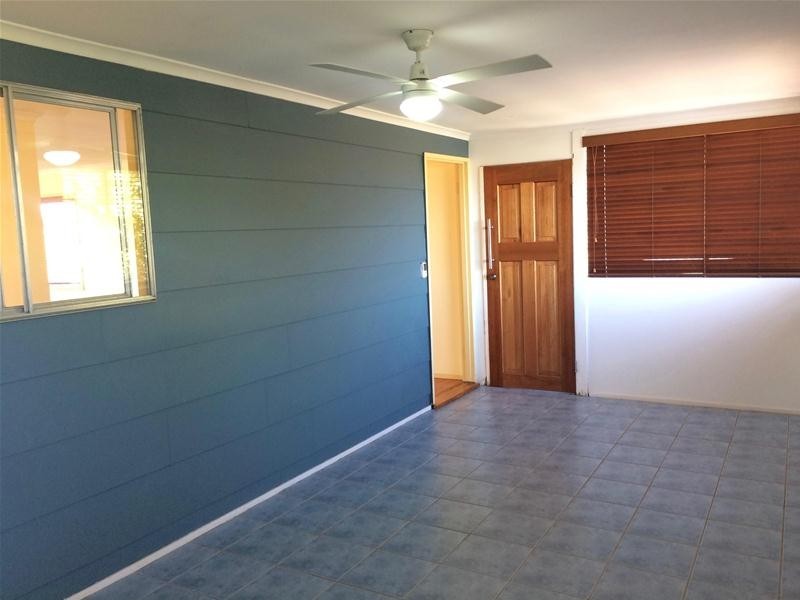 62 Errol Avenue, Paradise Point QLD 4216