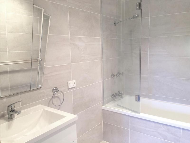 62 Errol Avenue, Paradise Point QLD 4216