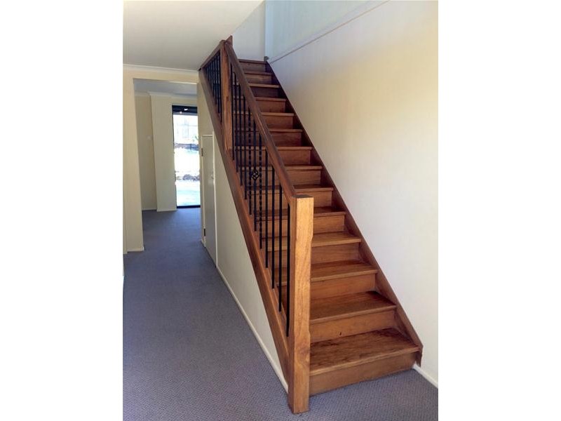 62 Errol Avenue, Paradise Point QLD 4216