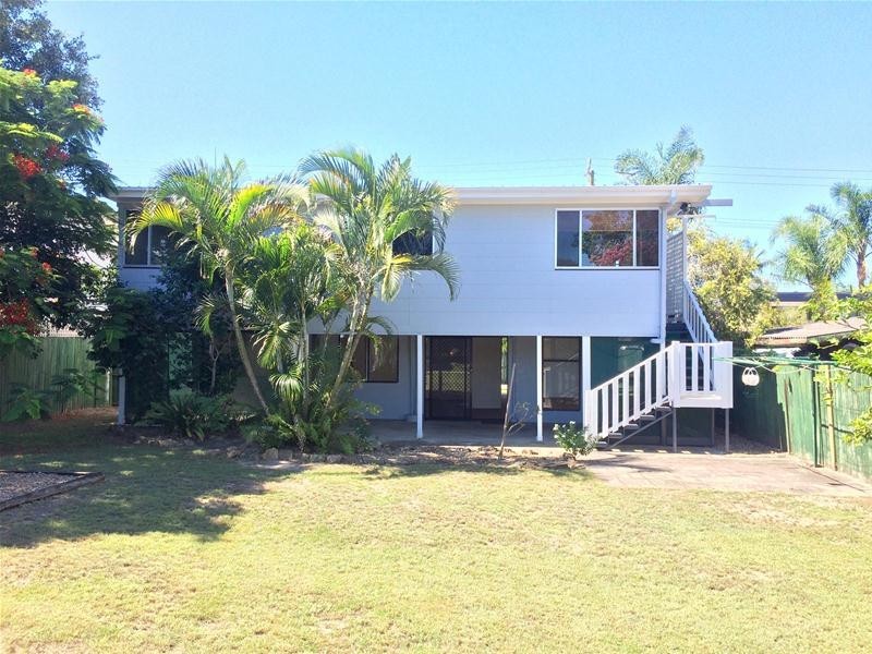 62 Errol Avenue, Paradise Point QLD 4216