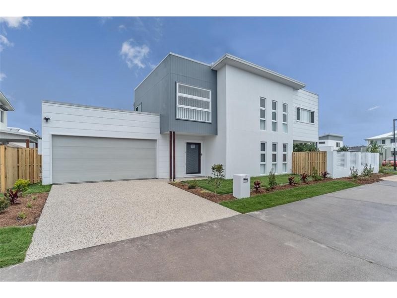 17 Beacon Lane, Hope Island QLD 4212