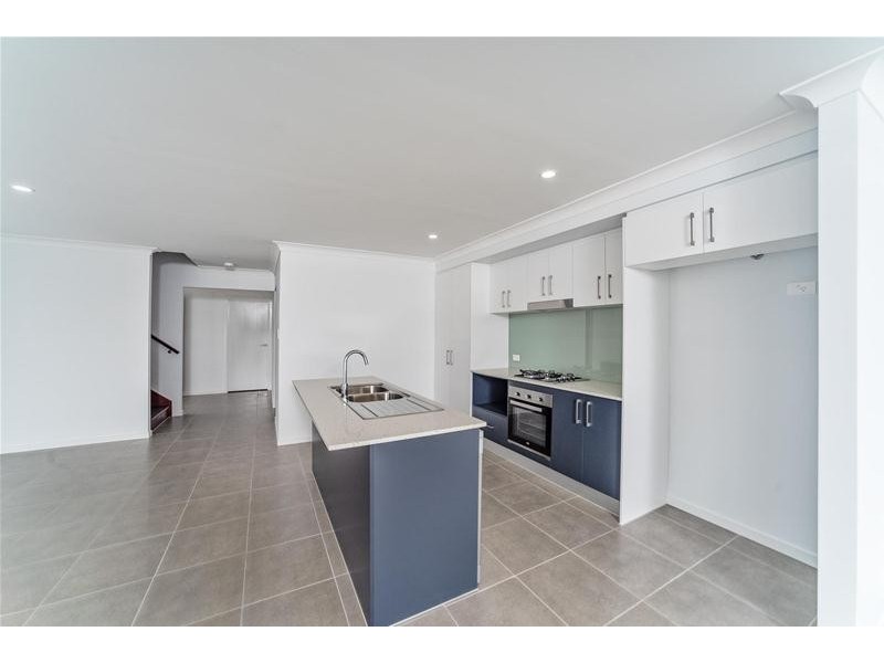 17 Beacon Lane, Hope Island QLD 4212