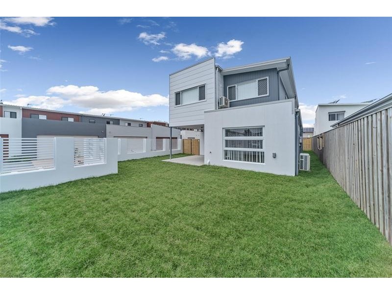 17 Beacon Lane, Hope Island QLD 4212