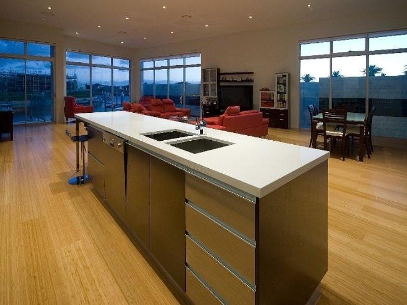 1 Royal Albert Crescent, Sovereign Islands QLD 4216