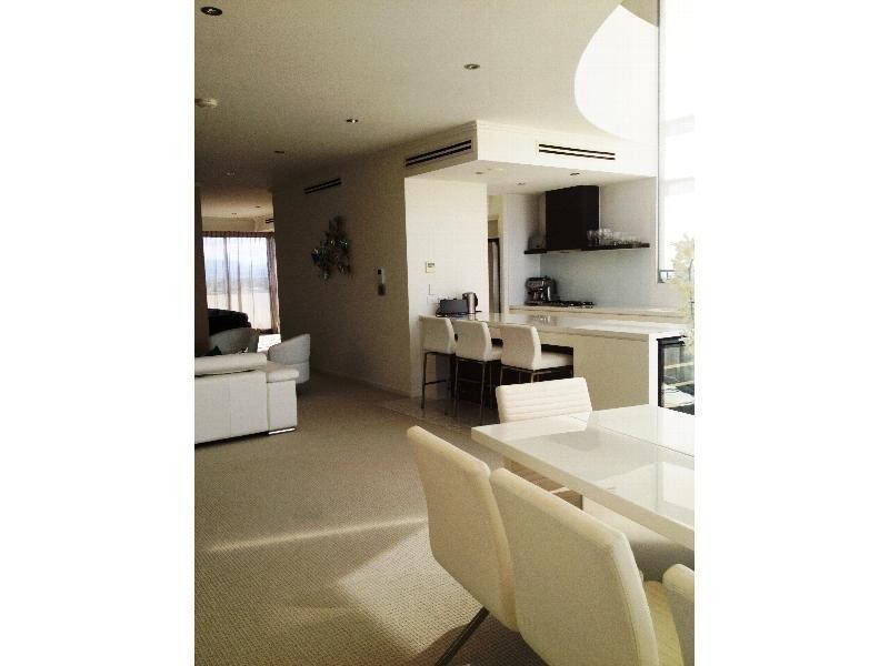 18/120 Surf Parade, Broadbeach QLD 4218