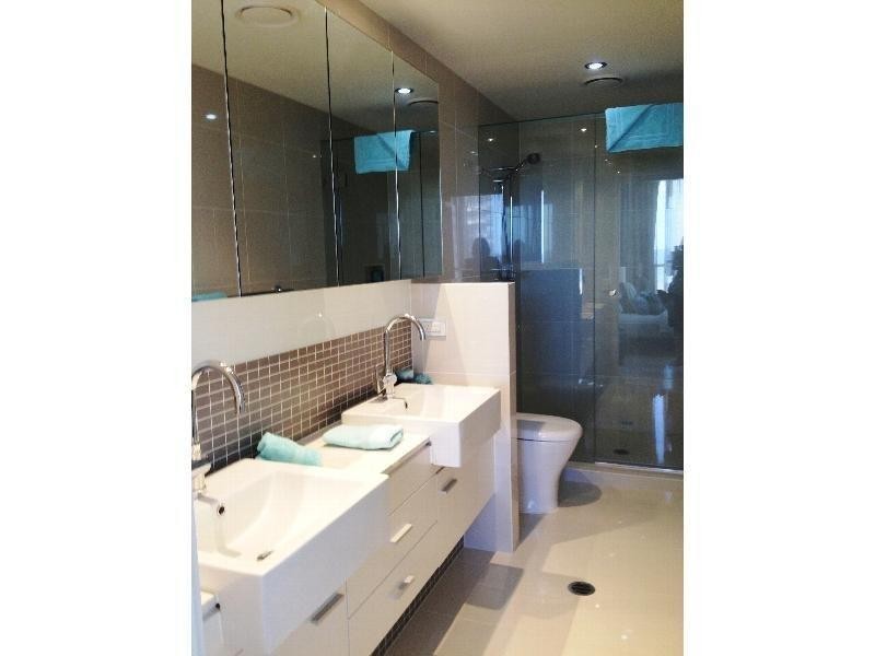 18/120 Surf Parade, Broadbeach QLD 4218