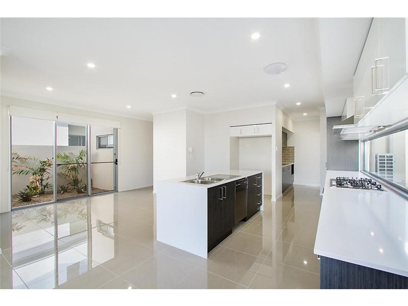 7825 Pavilions Close, Hope Island QLD 4212