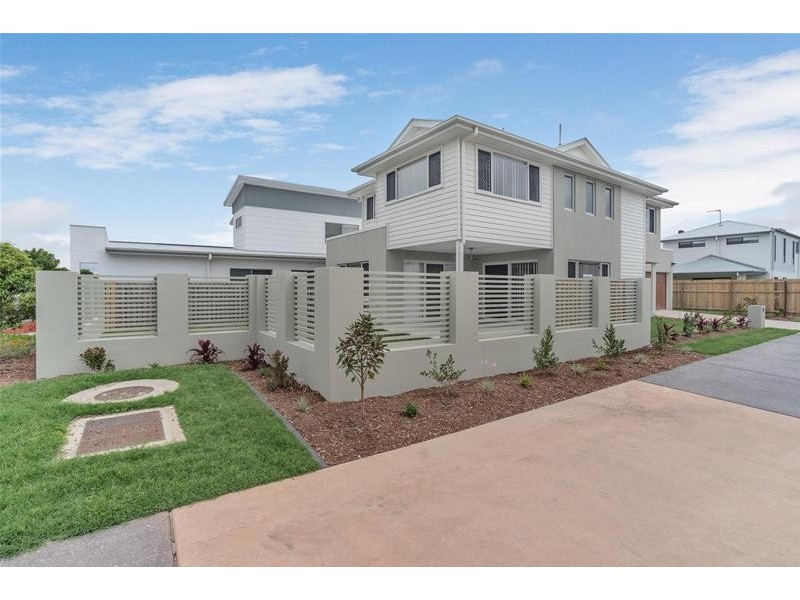 18 Beacon Lane, Hope Island QLD 4212