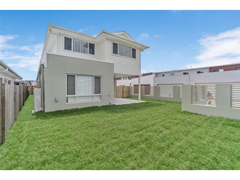 18 Beacon Lane, Hope Island QLD 4212