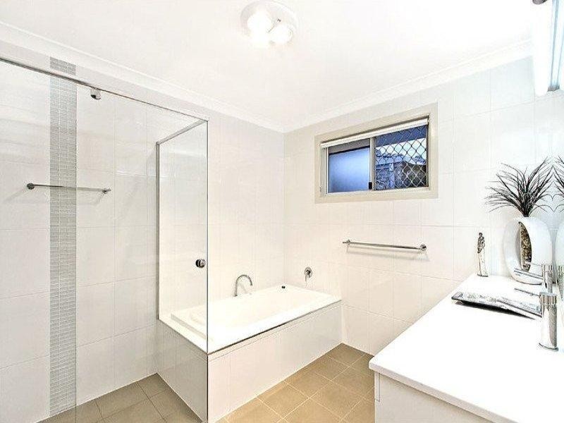 28 Hyacinth Avenue, Hollywell QLD 4216