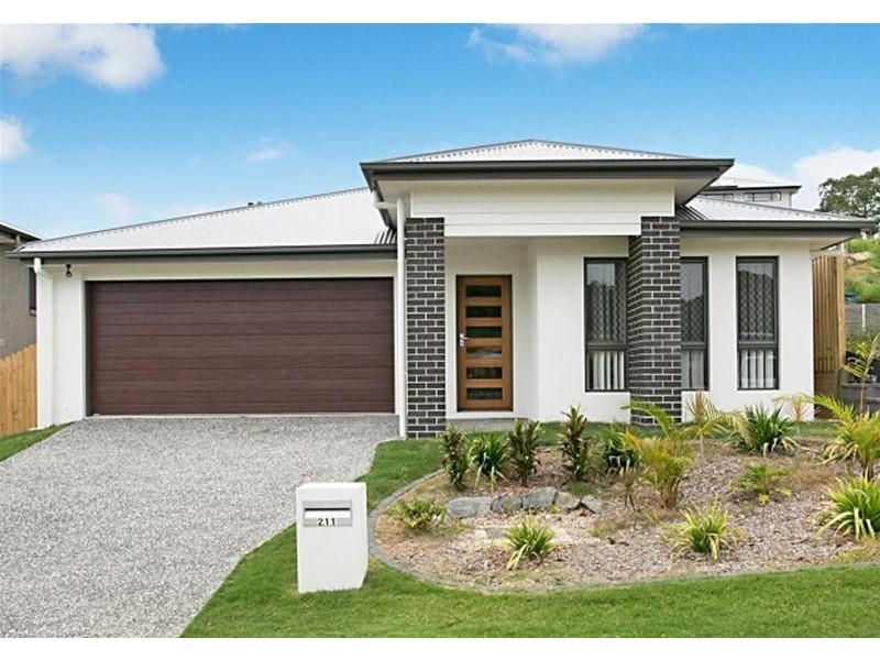 211 Riverstone Crossing, Maudsland QLD 4210