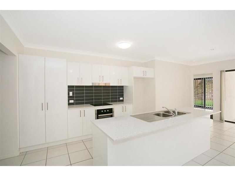 211 Riverstone Crossing, Maudsland QLD 4210