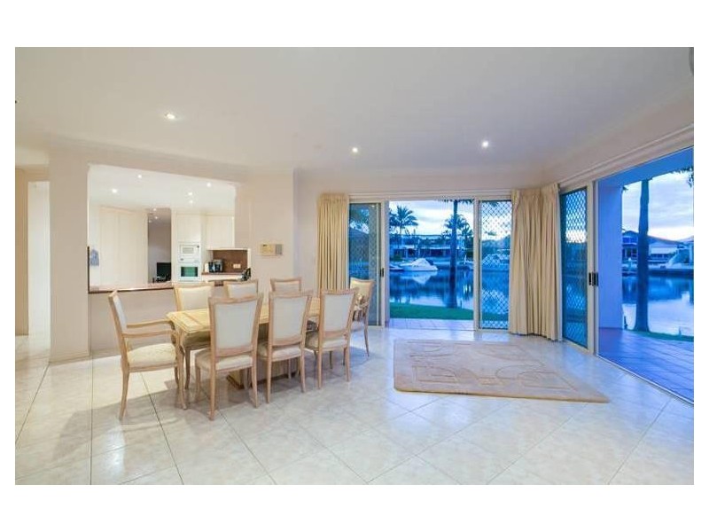 6 The Sovereign Mile, Sovereign Islands QLD 4216