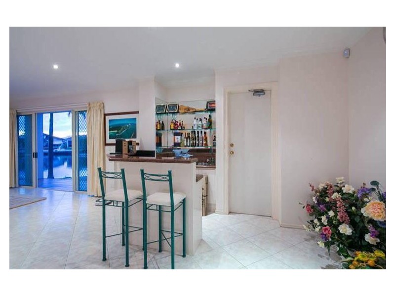 6 The Sovereign Mile, Sovereign Islands QLD 4216