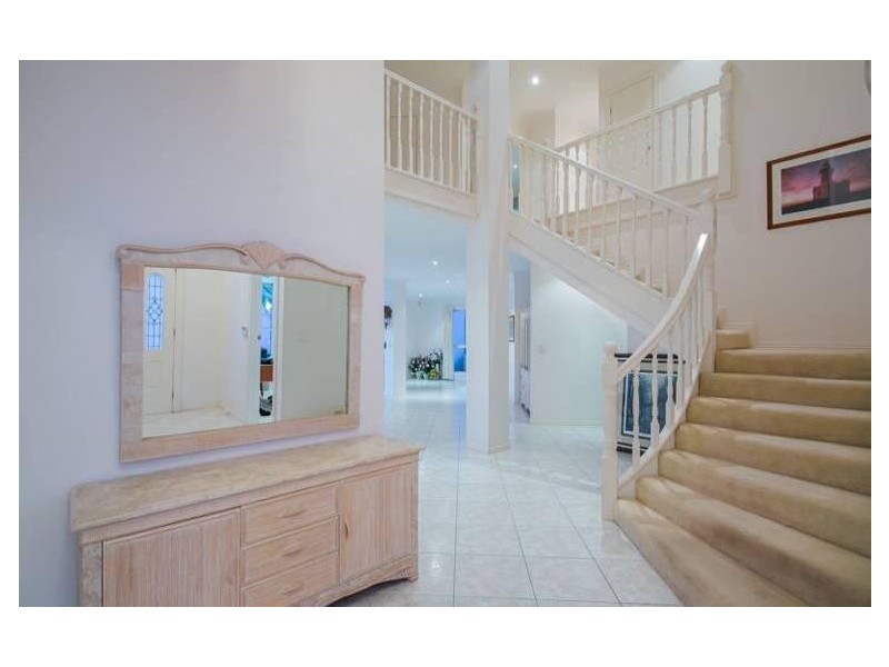 6 The Sovereign Mile, Sovereign Islands QLD 4216