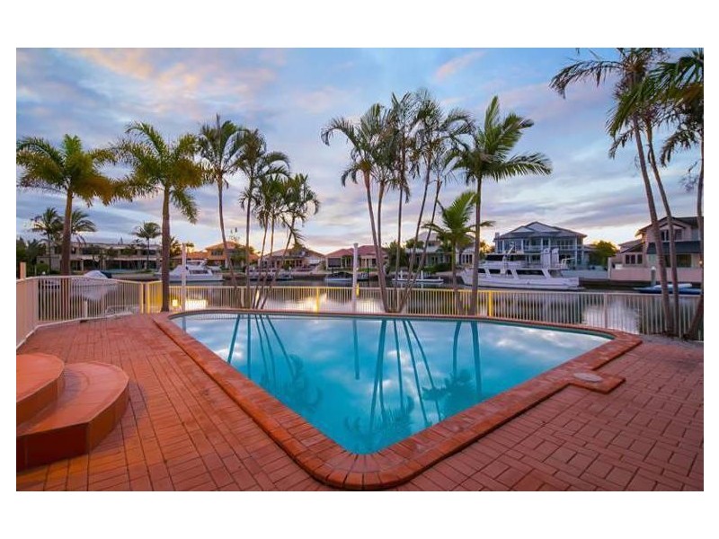 6 The Sovereign Mile, Sovereign Islands QLD 4216