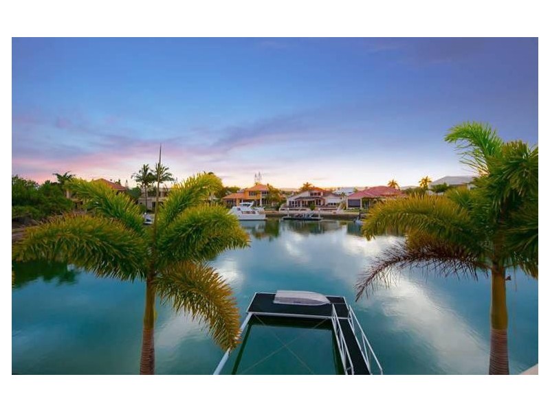 6 The Sovereign Mile, Sovereign Islands QLD 4216