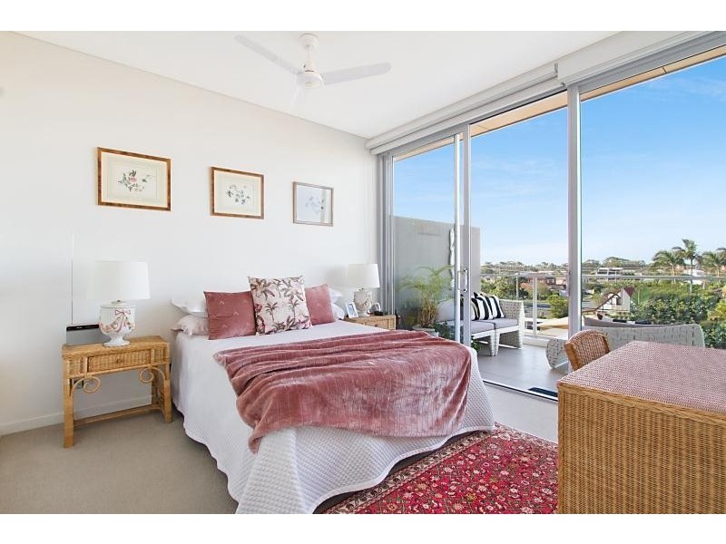 303/14 Bruce Avenue, Paradise Point QLD 4216