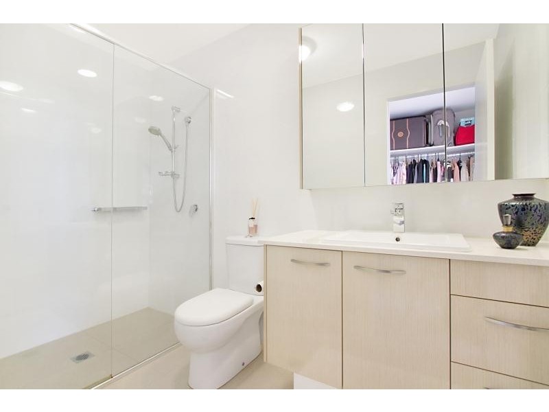 303/14 Bruce Avenue, Paradise Point QLD 4216