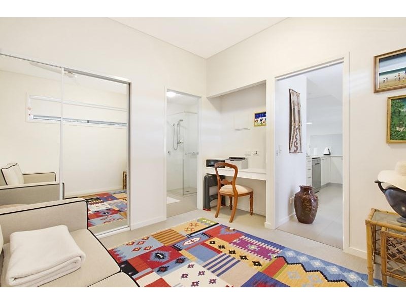 303/14 Bruce Avenue, Paradise Point QLD 4216