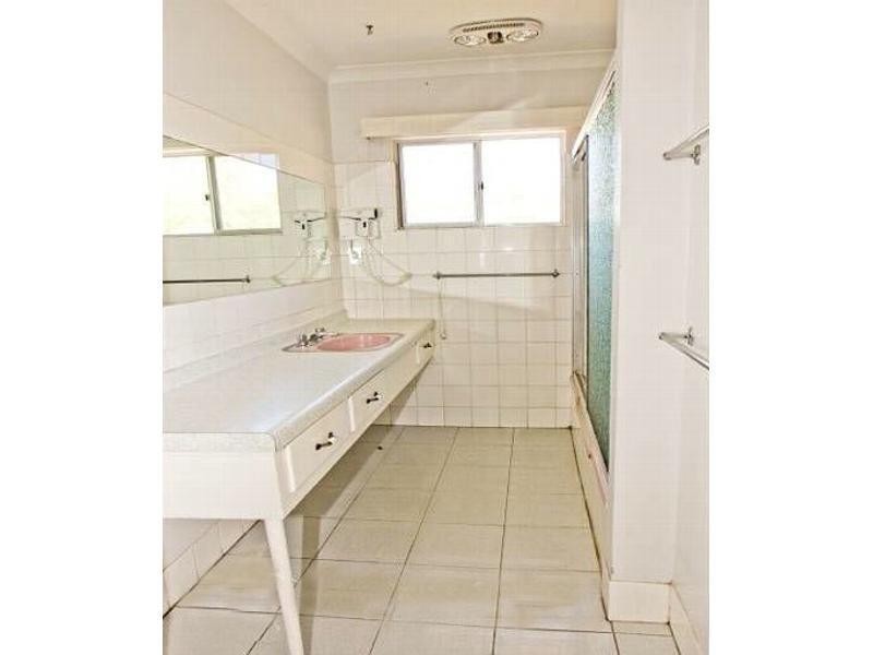 40 Karina Crescent, Broadbeach Waters QLD 4218