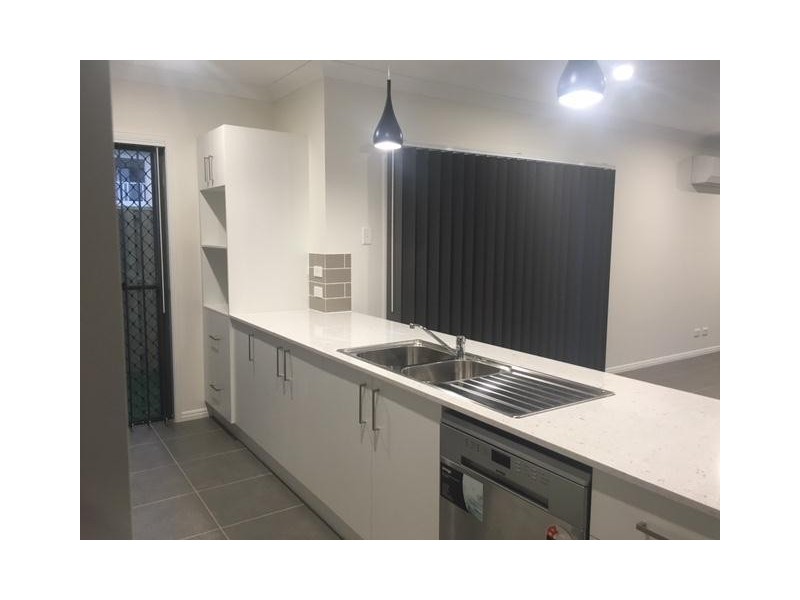 26 Viewline Terrace, Hope Island QLD 4212