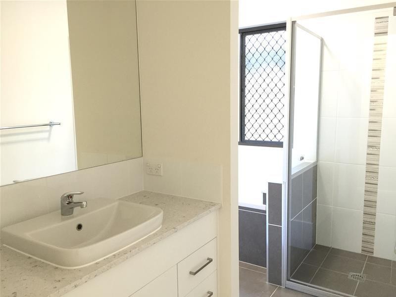 26 Viewline Terrace, Hope Island QLD 4212