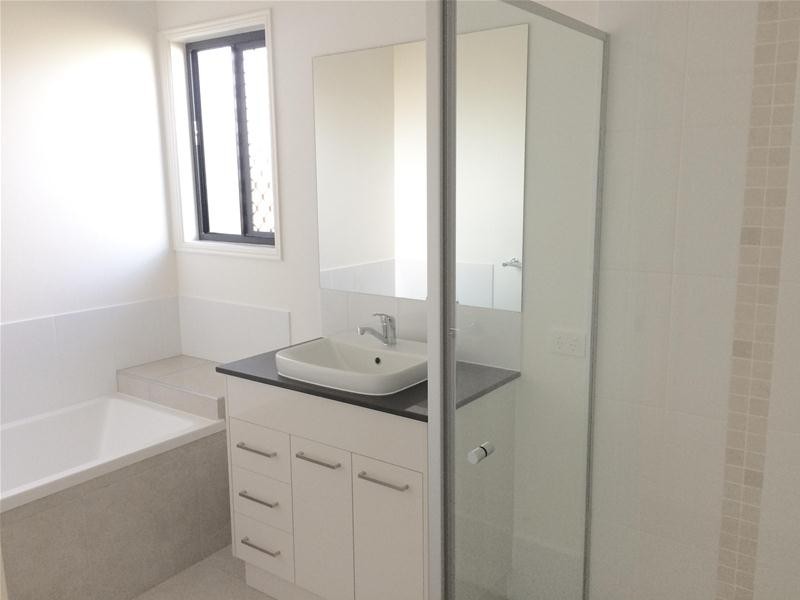 24 Sunwood Crescent, Maudsland QLD 4210