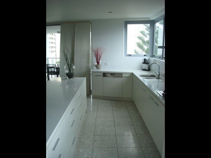 15/120 Surf Parade, Broadbeach QLD 4218