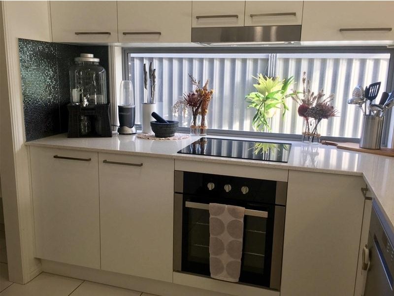 6 Ferretti Crescent, Hope Island QLD 4212