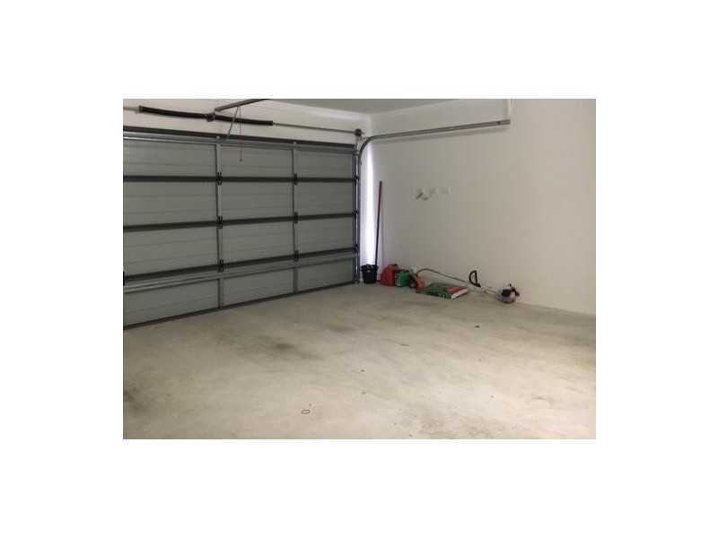 4 Ferretti Crescent, Hope Island QLD 4212