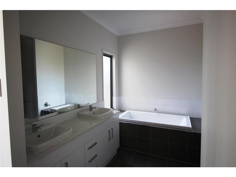 7811 The Pavillions, Hope Island QLD 4212