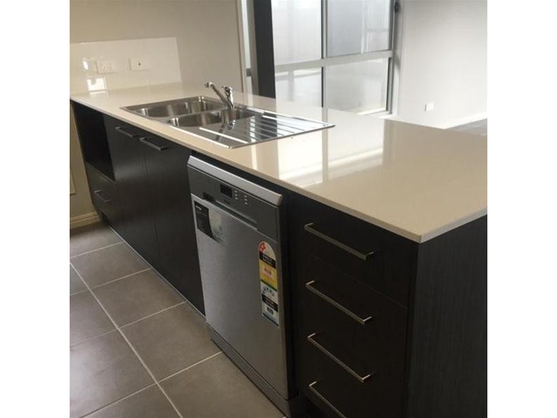 37 North Quay Circuit, Hope Island QLD 4212