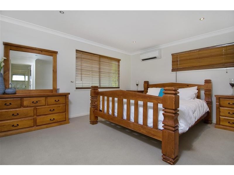 Arana Hills QLD 4054