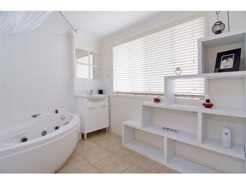 Arana Hills QLD 4054